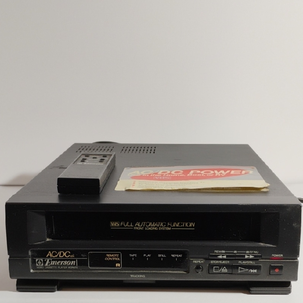 Emerson Video Cassette Player VCP675 With Remote Tested